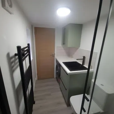 Converted Garage Ensuite Bristol Exterior photo